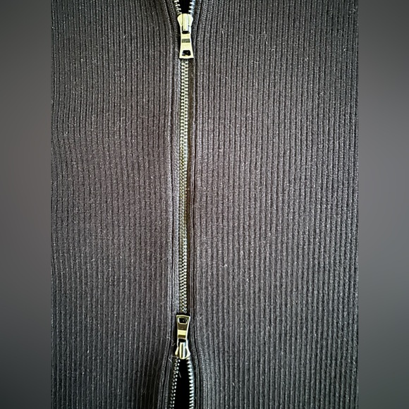 Ann Taylor wool bodycon skirt. Size S. Full length zipper.Like new - Picture 9 of 9